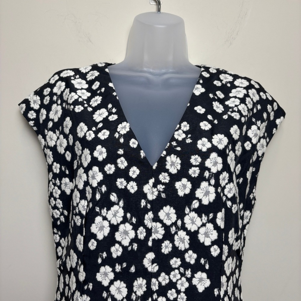 Club Monaco Black White Floral Jacquard Fit & Flare Vneck Mini Dress Womens‎ 6 - Picture 2 of 9